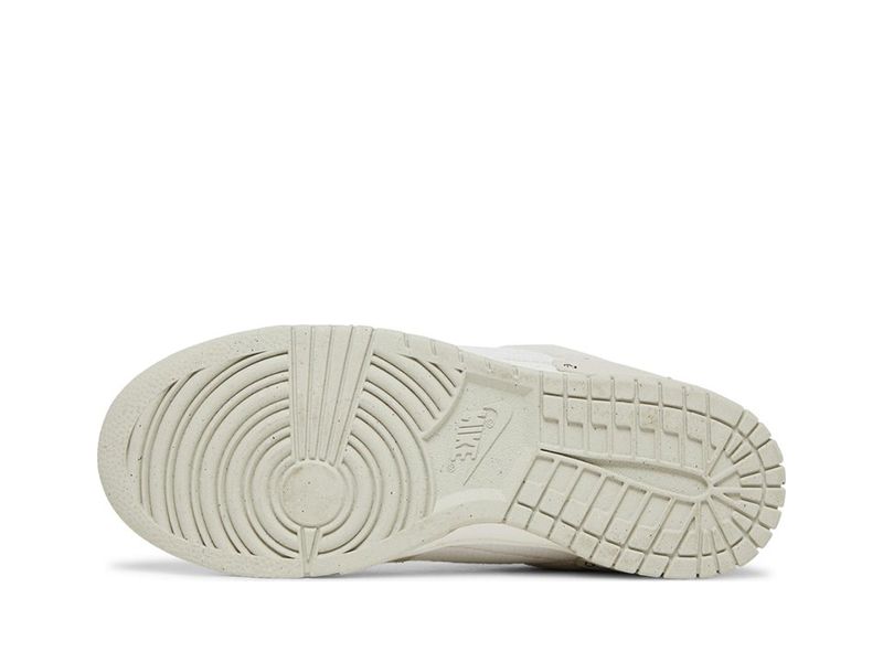 "Pale Ivory Black"
